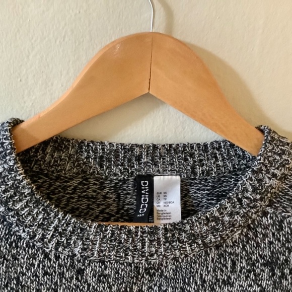 Heathered Grey Knit Sweater, Slightly Cropped - Picture 4 of 5